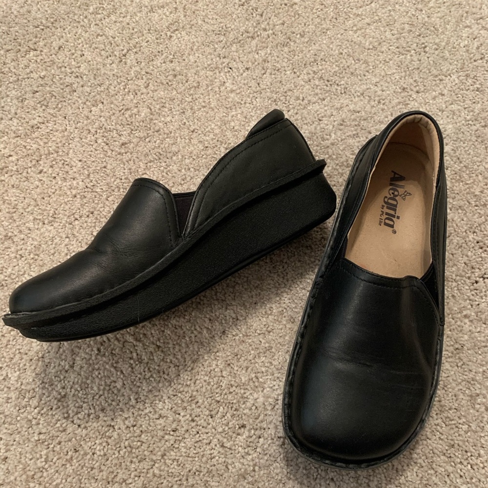 Clogs - Picture 2 of 2